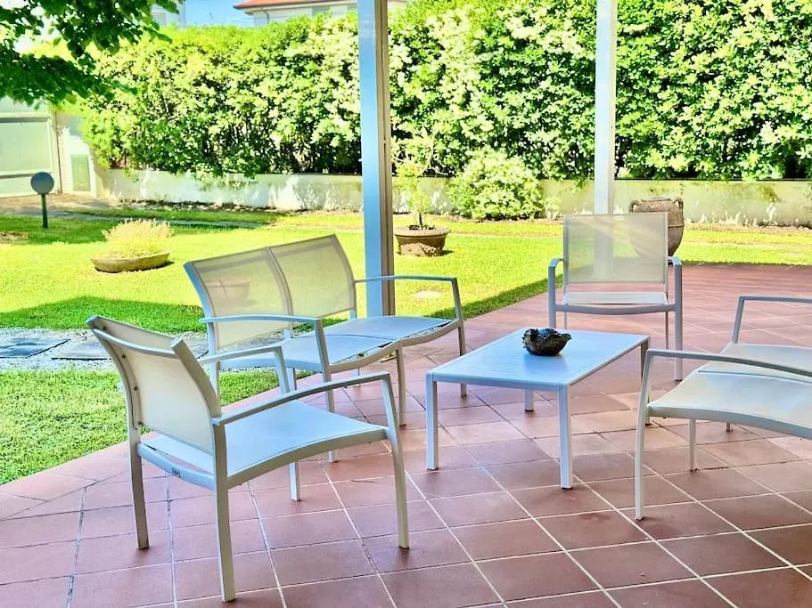 Villa Matteotti Garden Lux 200Mt By The Sea フォルテ・デイ・マルミ