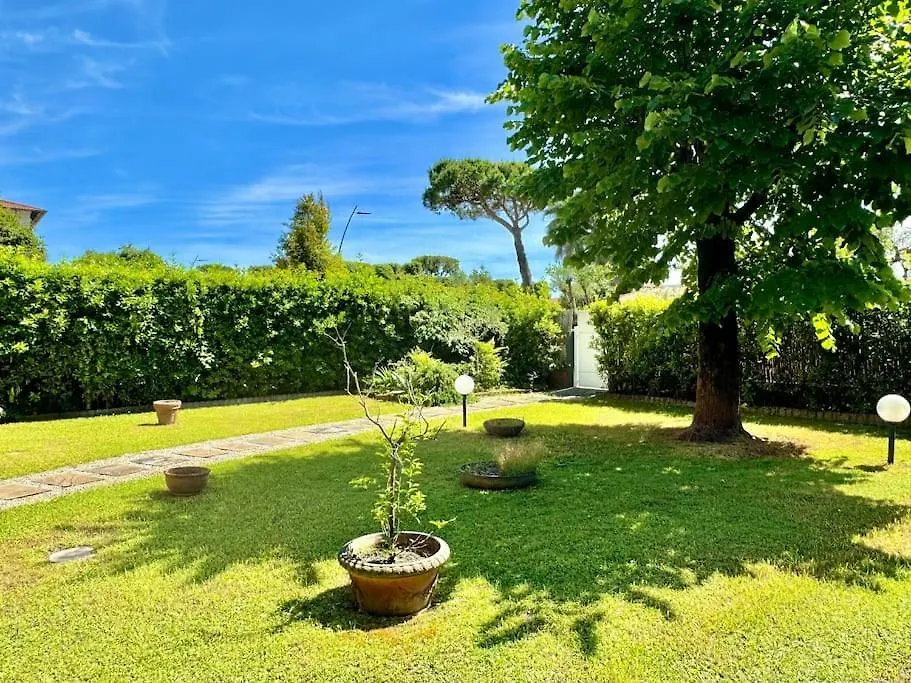 Villa Matteotti Garden Lux 200Mt By The Sea フォルテ・デイ・マルミ 0*,